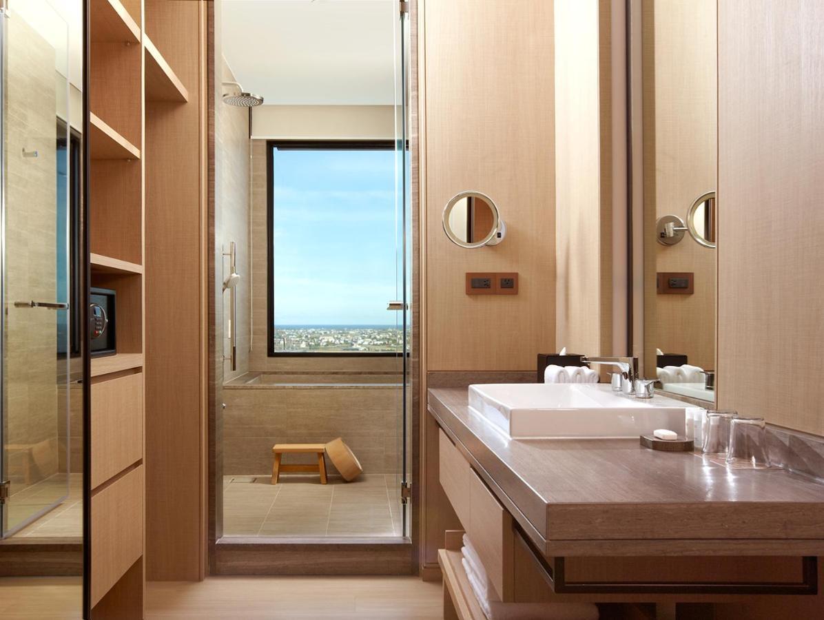 Mu Jiaoxi Hotel Bagian luar foto Bathroom
